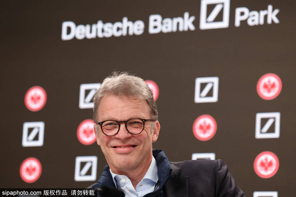 欧冠逆转之夜：萨尔布吕肯3-0击败法甲领头羊，东哥逆风翻盘展现王者风范